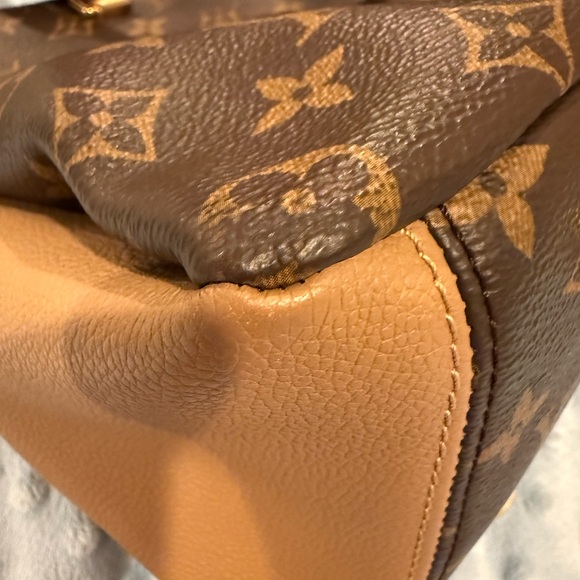 Louis Vuitton Pallas MM Monogram - Picture 17 of 17